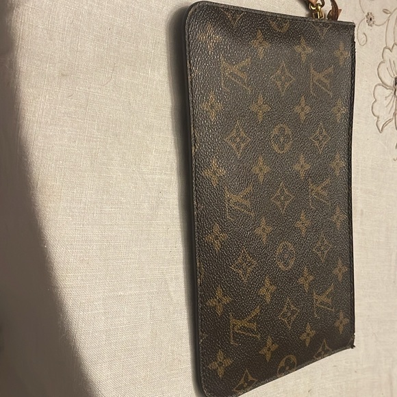 Authentic Louis Vuitton Monogram Pouchette - Picture 7 of 7